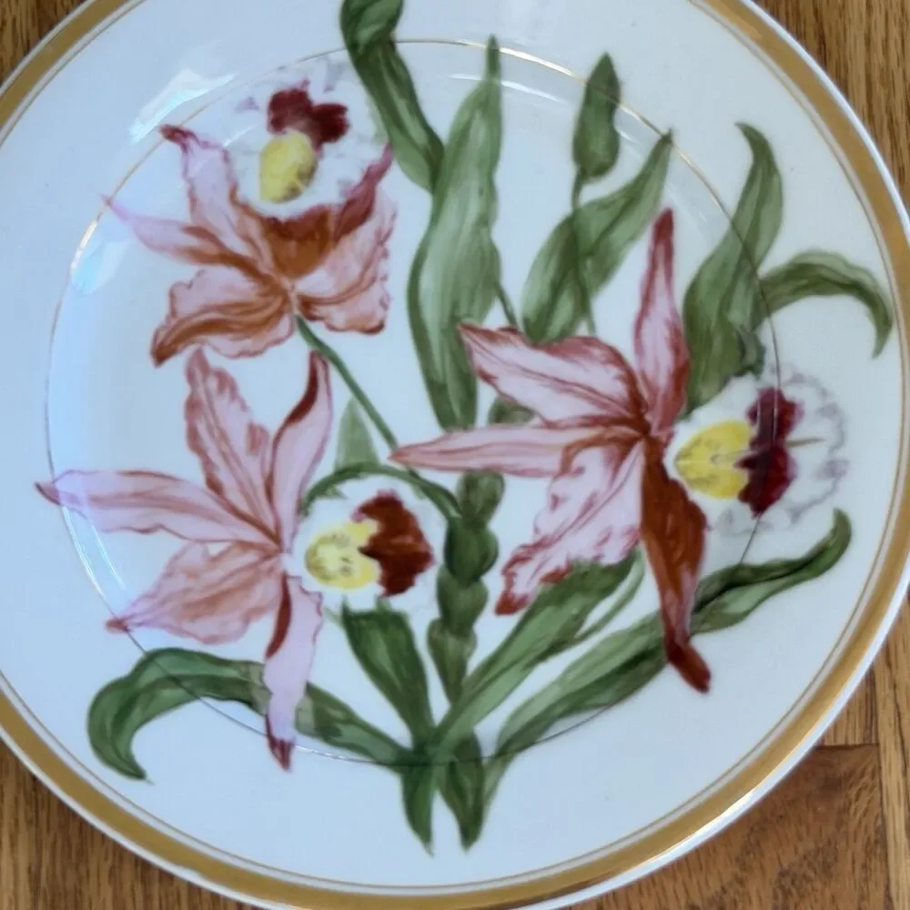 Set Of 4 Vintage Hand Painted ORCHID Plates Gold Border Porcelain 8 1/4”